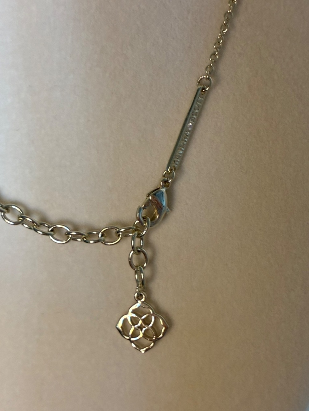 Kendra Scott Elisa necklace with red stone - Picture 5 of 5